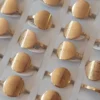 Caja de anillos de acero dorado san Benito