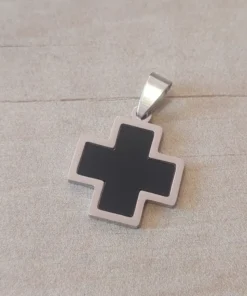 Dije de acero cruz del equilibrio esmaltada en negro