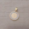 Dije de acero dorado son Benito con strass blanco alrededor