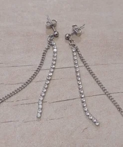 Aro de acero pasante con cadena y tira de strass blanco colgantes