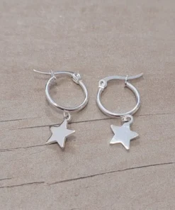 Aro de acero blanco argolla media caña con estrella colgante