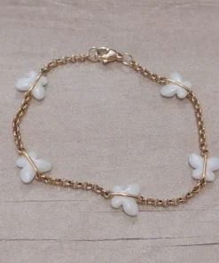 Pulsera de acero dorado con mariposas