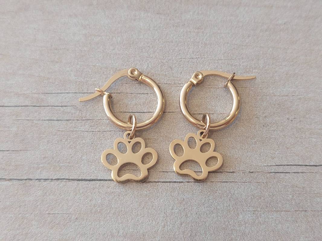 ARO DE ACERO DORADO ARGOLLA 14 MM CON DIJE HUELLA CALADA