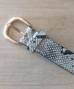 CINTO DAMA REPTIL COLOR BLANCO CON HEBILLA DORADA