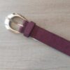 CINTO DAMA SÍMIL GAMUZA COLOR BORDO CON HEBILLA DORADA OVAL