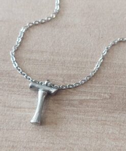 DIJE DE ACERO INICIAL T CON TEXTURA Y CADENA ESPEJITO 40CM + EXT DE 4 CM . TAMAÑO APROXIMADO 12 X 15 MM