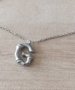 DIJE DE ACERO INICIAL G CON TEXTURA Y CADENA ESPEJITO 40CM + EXT DE 4 CM . TAMAÑO APROXIMADO  X 15 MM