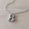 DIJE DE ACERO INICIAL B CON TEXTURA Y CADENA ESPEJITO 40CM + EXT DE 4 CM . TAMAÑO APROXIMADO 12 X 15 MM