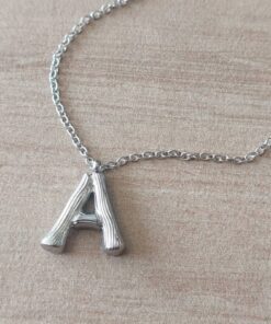 DIJE DE ACERO INICIAL A CON TEXTURA Y CADENA ESPEJITO 40CM + EXT DE 4 CM . TAMAÑO APROXIMADO 12 X 15 MM
