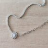 COLGANTE DE ACERO CADENA ESLABÓN FORCET COMBINADA CON CADENA DE STRASS Y DIJE CON DIJE CENTRAL OVAL CON STRASS. LARGO 40 + 5 CM EXT.