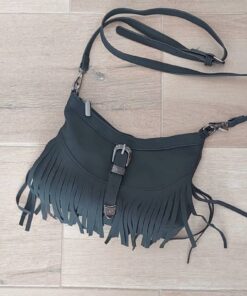 CARTERA TIPO BANDOLERA CON FLECOS Y HEBILLA 26 X 16 X 5 CM