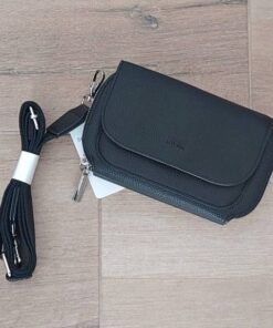 CARTERA TIPO BANDOLERA COLOR NEGRO CON DOBLE CIERRE Y MÚLTIPLES COMPARTIMENTOS 21 X 13 X 6 CM