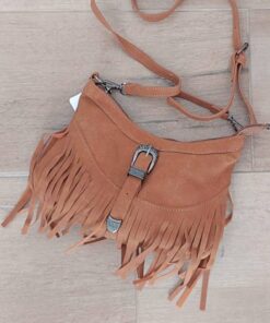 CARTERA TIPO BANDOLERA CON FLECOS Y HEBILLA SUELA (BROWN) 26 X 16 X 5 CM