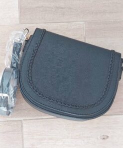 CARTERA TIPO BANDOLERA NEGRA 23 X 19 X 7 CM