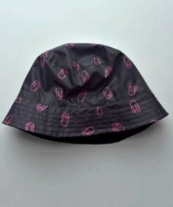 GORRO PILUSO ESTAMPADO FONDO NEGRO, REVERSIBLE NEGRO LISO