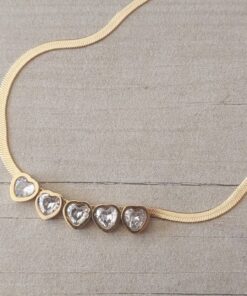 CADENA DE ACERO DORADO COLA DE RATÓN CHATA 2.5 MM CON DIJES DE CORAZON CON CUBIK SOLDADOS. LARGO 40 CM + 6 CM EXT