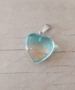DIJE DE ACERO CORAZÓN DE ACRÍLICO DEGRADE DORADO/VERDE. TAMAÑO 15 MM.