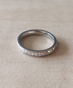 PACK 12 UNIDADES DE ANILLOS DE ACERO ALIANZA SIN FIN DE STRASS CUADRADO. (SURTIDOS EN MEDIDAS DEL 5 AL 13)