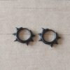 ARO DE ACERO NEGRO ARGOLLA 2 MM CON BISAGRA 15 MM CON REMACHES PUNK