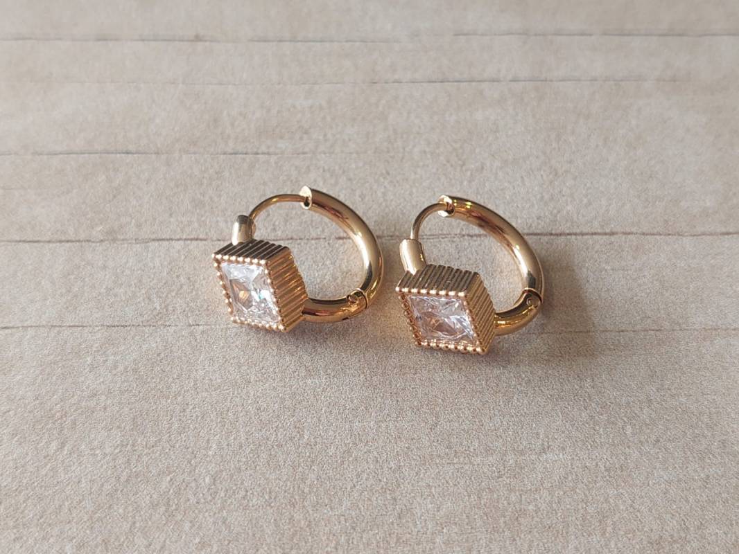 ARO DE ACERO DORADO ARGOLLA CON BISAGRA 15 MM CON STRASS BLANCO ROMBO