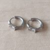 ARO DE ACERO ARGOLLA CON BISAGRA 15 MM Y FRENTE CON STRASS BLANCO RECTANGULAR