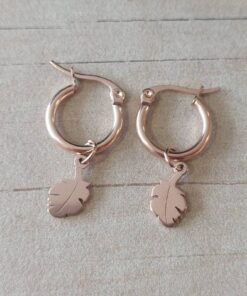 ARO ARGOLLA 15 MM DE ACERO ROSÉ CON DIJE PLUMA