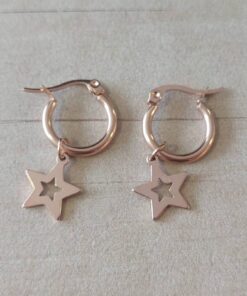 ARO ARGOLLA 15 MM DE ACERO ROSÉ CON DIJE ESTRELLA CALADA COLGANTE.