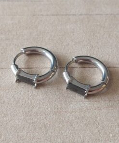 ARO DE ACERO ARGOLLA CON BISAGRA 15 MM Y FRENTE CON STRASS NEGRO RECTANGULAR