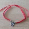 PULSERA DE HILO ROJO AJUSTABLE CON BOLITAS Y DIJE DE ACERO MARIPOSA CON STRASS MULTICOLOR