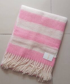 BUFANDON RAYADO MARFIL Y ROSA CON FLECOS. TAMAÑO 45 X 200 CM