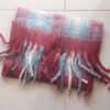 BUFANDON ESCOCES MARFIL CON LINEAS BORDO Y AZULES 50 X 190 CM