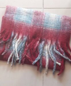 BUFANDON ESCOCES MARFIL CON LINEAS BORDO Y AZULES 50 X 190 CM