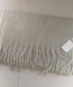 BUFANDON LISO VERDE CON FLECOS 55 X 200 CM