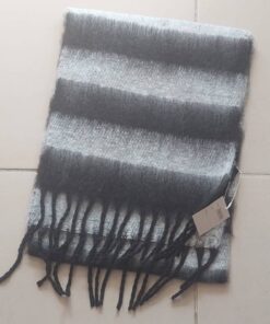 BUFANDON RAYADO NEGRO Y GRIS CON FLECOS. TAMAÑO 45 X 200 CM