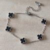 PULSERA DE ACERO ESLABÓN ESPEJITO CON DIJE ESTILO VAN CLEEF 9 MM ACRÍLICO NEGRO. LARGO 17,5 + 6 CM EXT.
