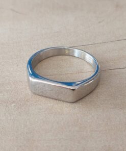 ANILLO DE ACERO SELLO RECTANGULAR. (7 MM)