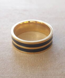 ANILLO DE ACERO DORADO ALIANZA 8 MM DOBLE CINTA ESMALTADA EN NEGRO