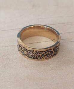 ANILLO DE ACERO DORADO ALIANZA LABRADA