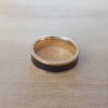ANILLO DE ACERO DORADO ALIANZA 6 MM ESMALTADO NEGRO