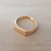 ANILLO DE ACERO DORADO SELLO RECTANGULAR (7MM)