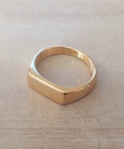 ANILLO DE ACERO DORADO SELLO RECTANGULAR (7MM)