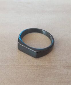 ANILLO DE ACERO NEGRO SELLO RECTANGULAR (7 MM)