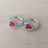 ARO DE ACERO ARGOLLA CON BISAGRA 15 MM Y FRENTE CON STRASS ROJO CORAZÓN