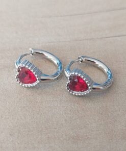 ARO DE ACERO ARGOLLA CON BISAGRA 15 MM Y FRENTE CON STRASS ROJO CORAZÓN