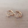 ARO DE ACERO DORADO ARGOLLA CON BISAGRA 15 MM CON STRASS BLANCO FLOR