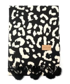 Bufanda Skora animal print con pompones 68x172cm