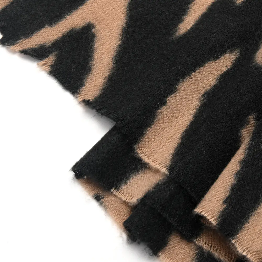 Bufanda Skora animal print 69x170cm - Imagen 7