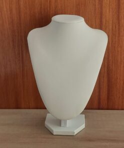 EXHIBIDOR DE CUERINA PARA CADENAS Y COLGANTES COLOR BLANCOO. TAMAÑO: 28 CM DE ALTO.