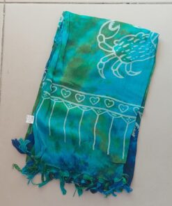 PAREO HINDU CON FLECOS MONOCOLOR VERDE CON CANGREJOS 100 X 180 CM