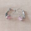 ARO DE ACERO BRISURA CON MEDIA PERLA OJO DE GATO ROSA 6 MM